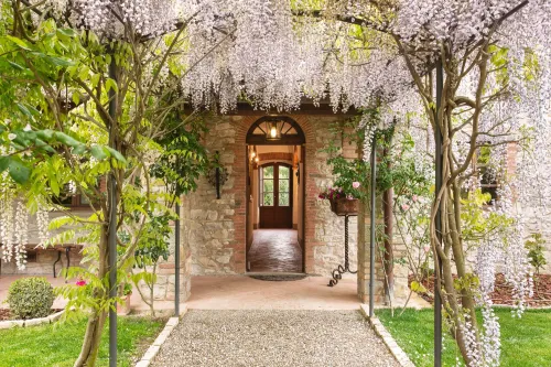 tuscanfarmhouseestate-30-wisteria
